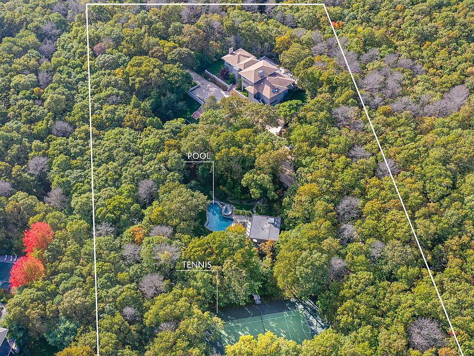 1st image of 550 Little Noyac Path