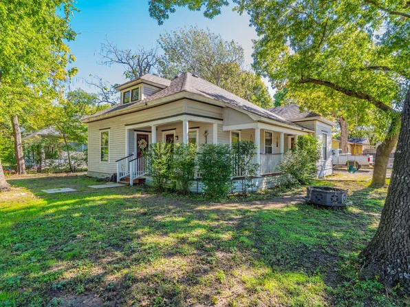 200 Williams St, Waxahachie, TX 75165