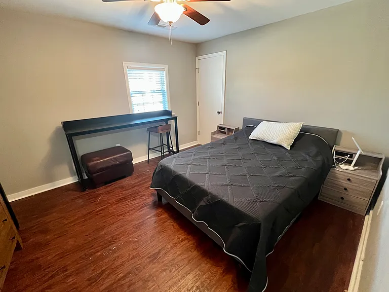 185 Fishburne St — Photo 16