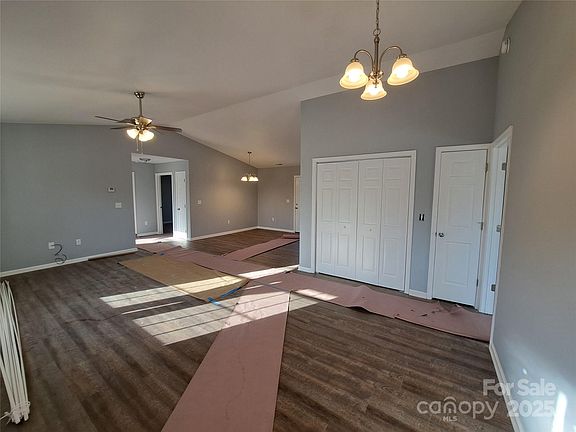 4th image of 107 Parkview Pl