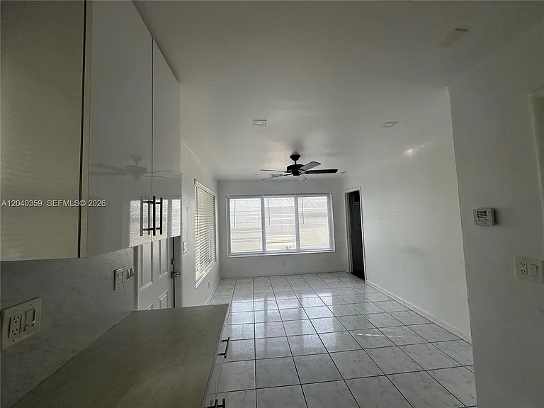 819 NE 8th St #2 — Photo 9