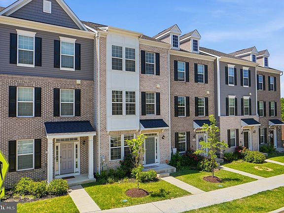 2nd image of 2602 Lanham Hill Cir