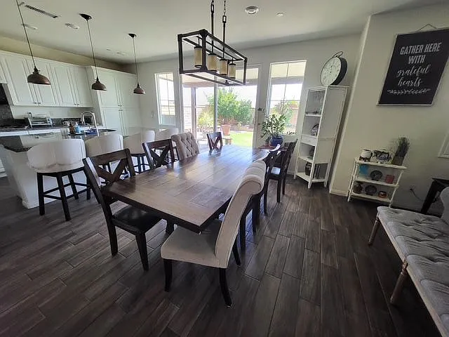3 bed, 4.0 bath, 3090 sqft, $980 — Photo 4