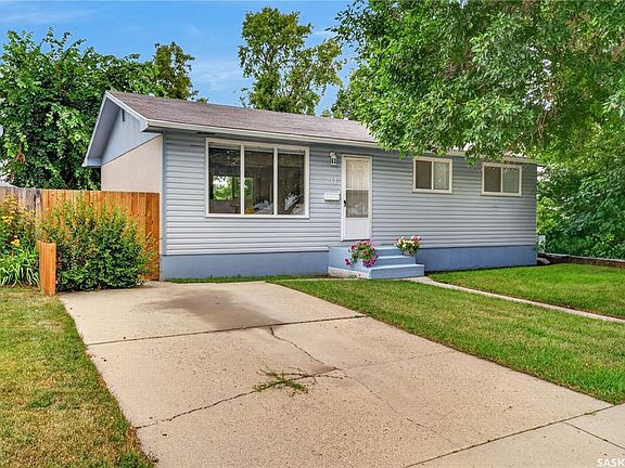 2nd image of 214 Fisher CRESCENT