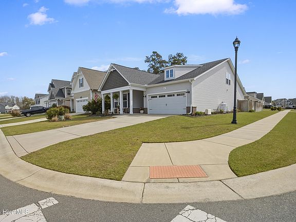 5th image of 61 Chickadee Way