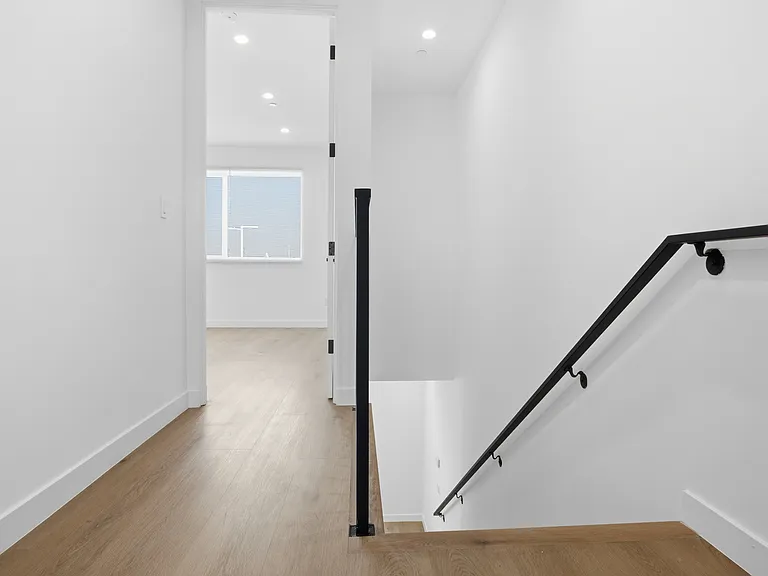 16108 Leadwell St — Photo 15