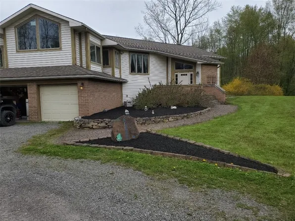16711 4th Section Rd, Holley, NY 14470