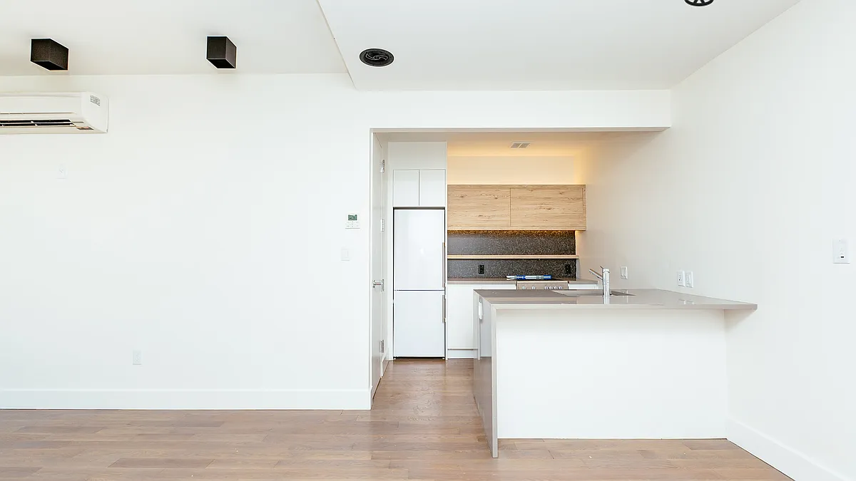 Building Photo - 1068 Fulton St #5A