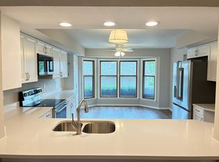 1941 Maple Cir, West Des Moines, IA 50265