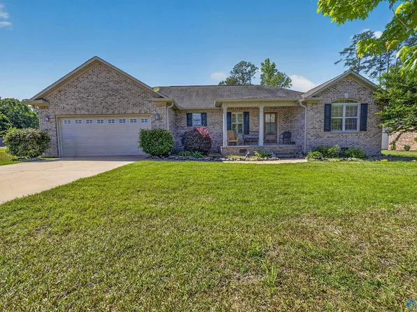 694 Pine Haven Dr, Gadsden, AL 35901