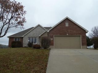 17814 157th St, Basehor, KS 66007