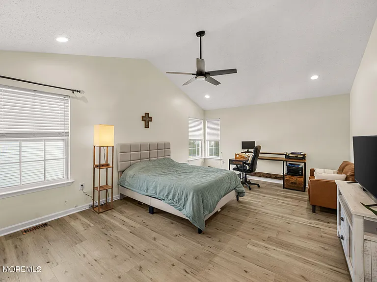 41 Tall Oaks Ct — Photo 31