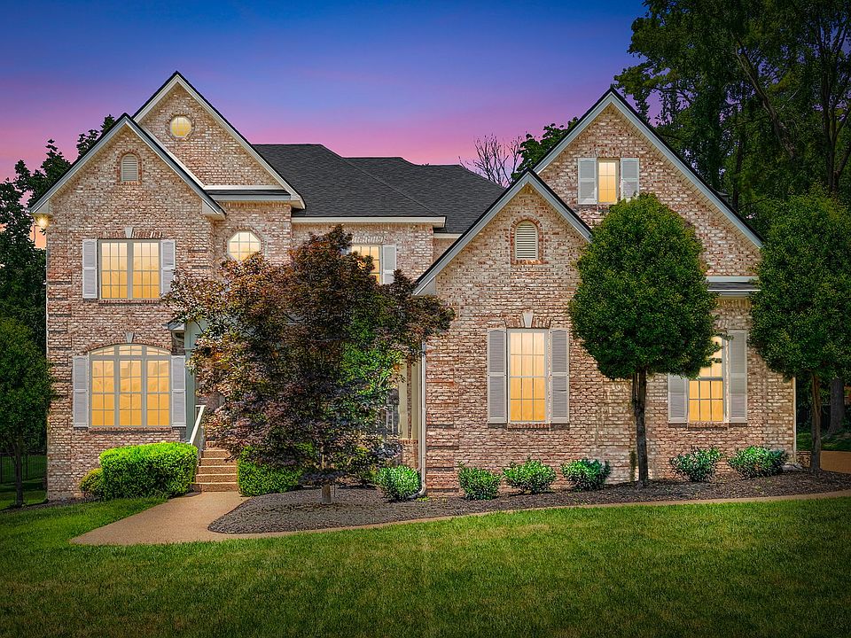 1st image of 817 Salisbury Way