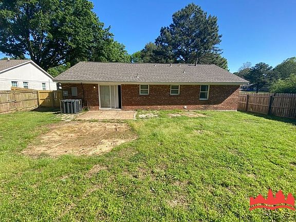 4th image of 3245 Mayfair Dr