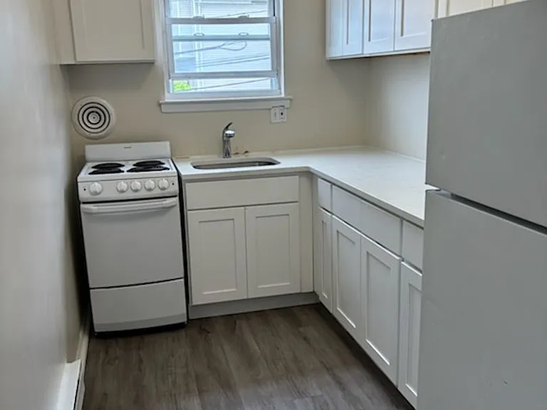 245 Grand Ave — Photo 7