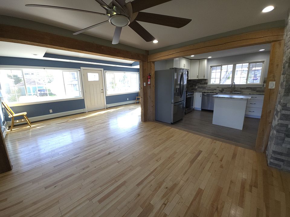 Living Room/Dining Room