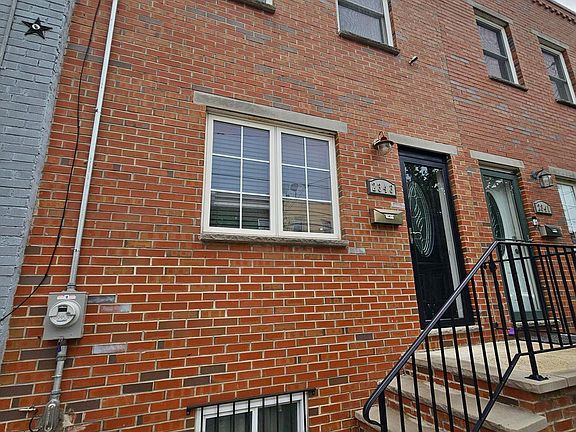 2nd image of 2343 Moore St