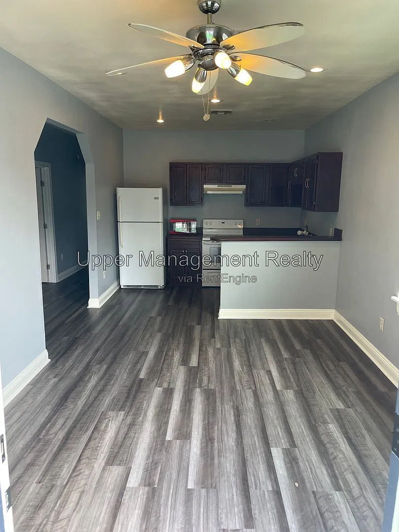4 bed, 2.0 bath, 1500 sqft, $2,000 — Photo 3