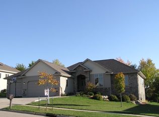 510 Skyview Dr, Waunakee, WI 53597