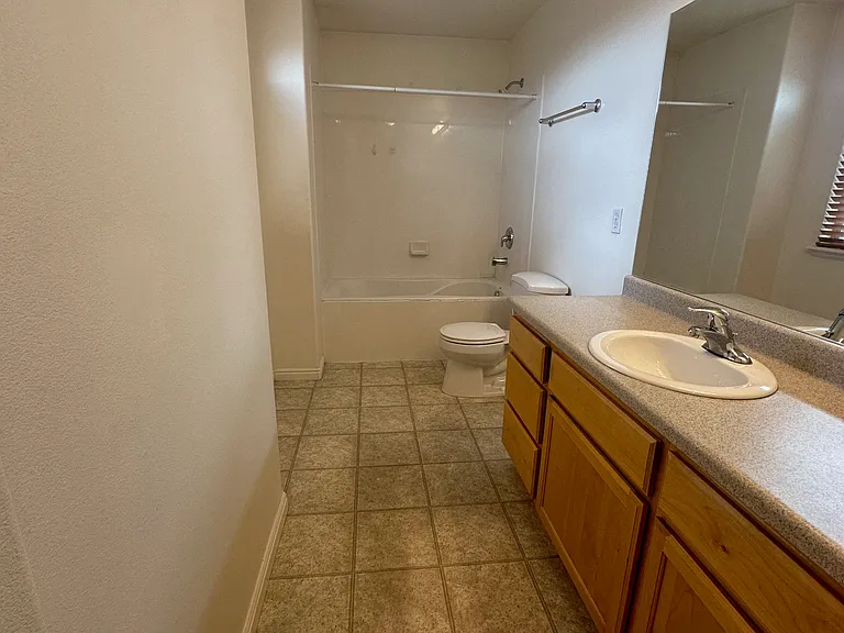 10446 N Morgan Blvd — Photo 12
