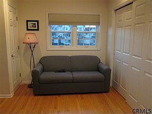 5th image of 6 Beach Ct