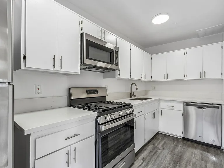 1253 Havenhurst Drive — Photo 33