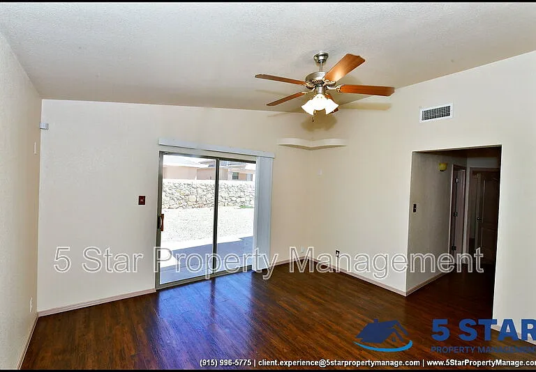 11613 Ochre Bluff Ln — Photo 10