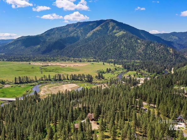 38 Blue Shadow Dr, Garden Valley, ID 83622