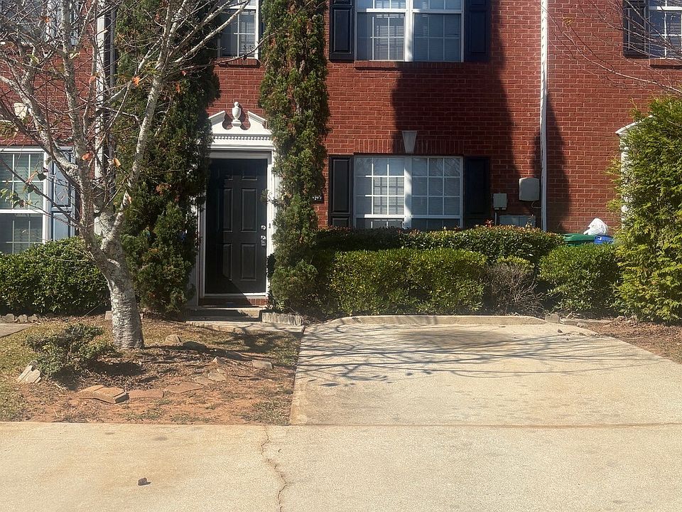 1st image of 5863 Strathmoor Manor Cir