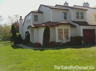 9 Hancock Ct, Coram, NY 11727