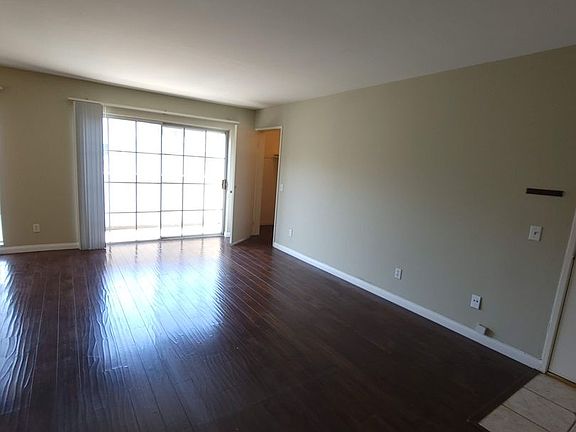 4th image of 10825 Blix St APT 207