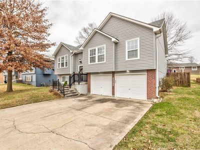 18505 E Bundschu Pl, Independence, MO, 64056