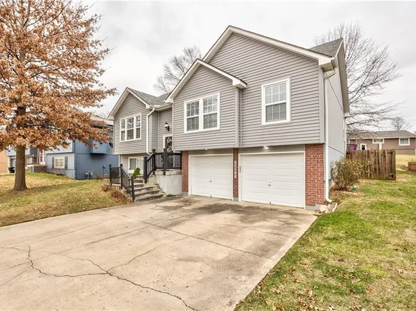 18505 E Bundschu Pl, Independence, MO 64056