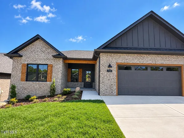 733 Hunts Terrace Dr, Kingsport, TN 37663