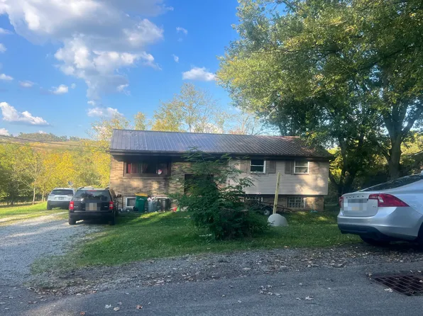 294 Chubbic Rd, Canonsburg, PA 15317