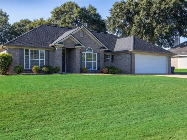 48 Ridgebrook Dr, Phenix City, AL 36869
