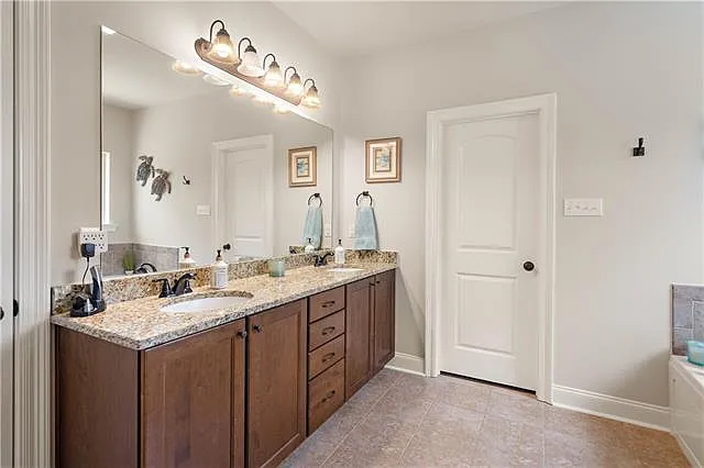 400 Walter Ln — Photo 11