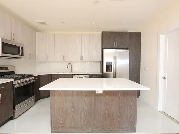 720 Manhattan Avenue image 1 of 4