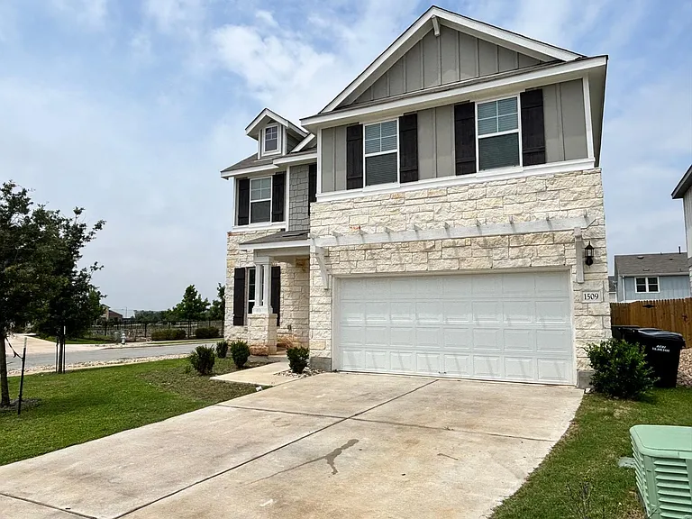 1509 Hope Ranch Rd — Photo 2