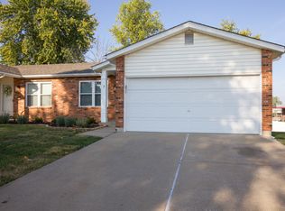 7 Windstream Ct, Saint Peters, MO 63376