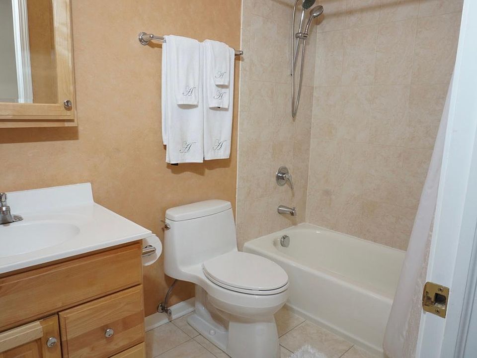 1st image of 344 Graceland Ave APT 2N