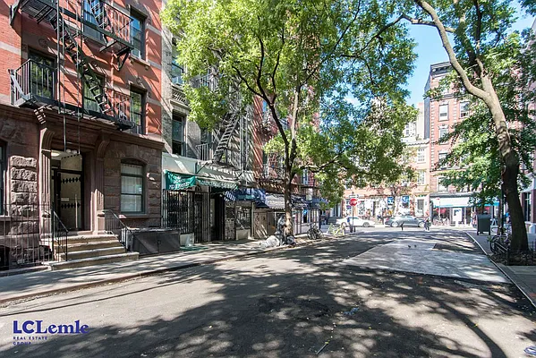 Rented by LC Lemle Real Estate Group | media 16