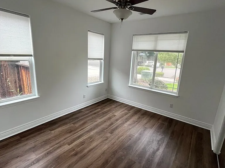 1379 Elges Ave — Photo 10