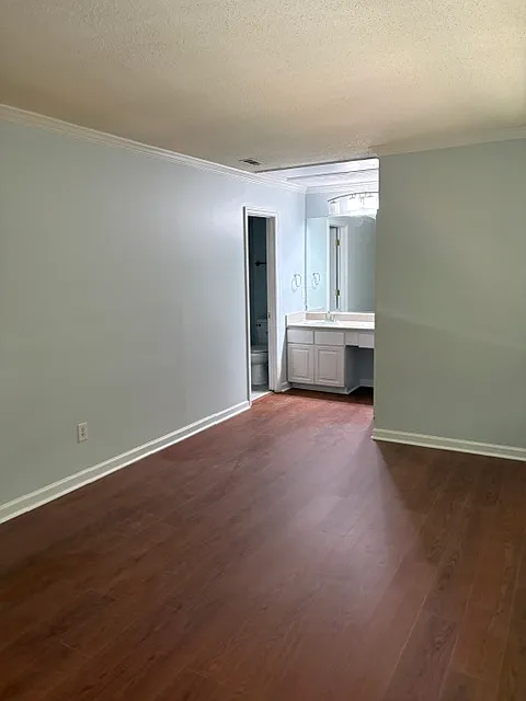 2 bed, 2.5 bath, 1206 sqft, $2,400 — Photo 3