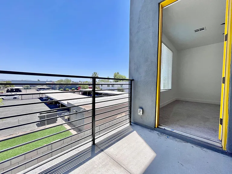 1247 E Colter St #11 — Photo 40