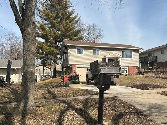 3rd image of 21W154 Everest Rd