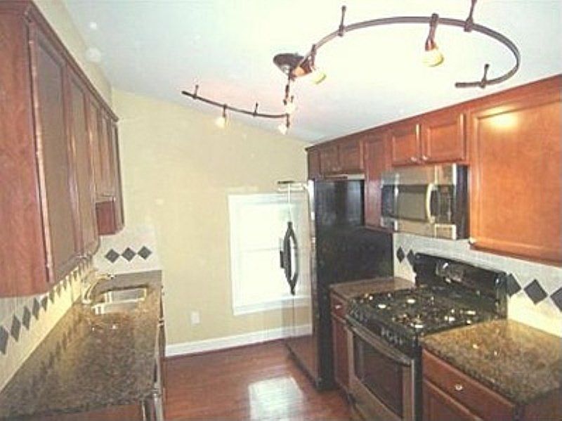 2nd image of 5713 J St