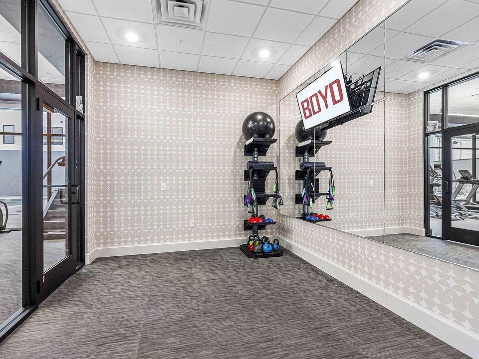 1st image of 30-44 W Broad St #522