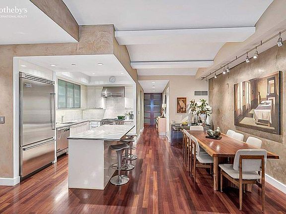 4th image of 43 W 64th St #4B