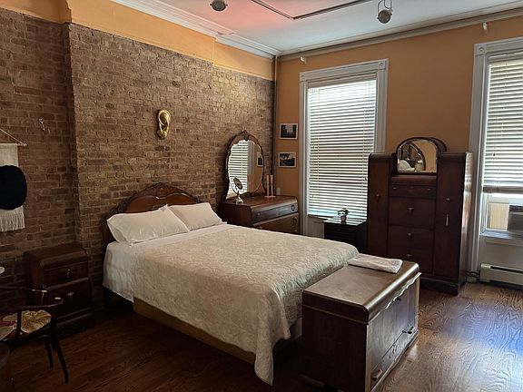 5th image of 359 W 46th St #2